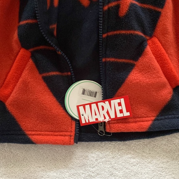 Spider-Themed Red and Black Hoodie - Picture 5 of 7